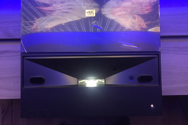 激光電視投影儀和幕布可以分開買嗎